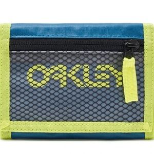 90’s Oakley wallet new in package.